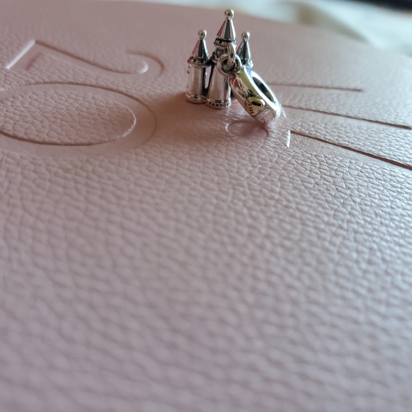 Pandora two-tone Castle Charm SOLD - Picture 4 of 8
